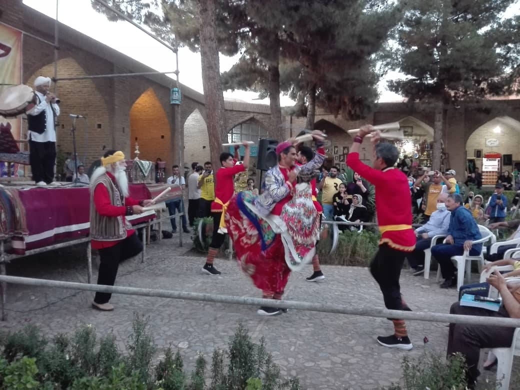 برگزاری جشنواره و شب شعر گویشی در محل کاروانسرای شاه عباسی نیشابور
